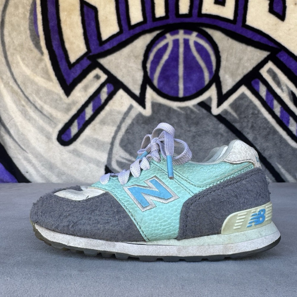 Size 9.5c - New Balance 574‎ Kids Suede Mesh Sneaker Gray Blue KL574FYI